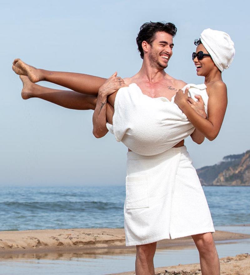 Guide to Bathrobe Materials: Choosing The Best Fabric for Robes